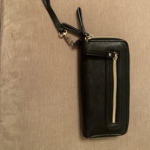 Black wristlet